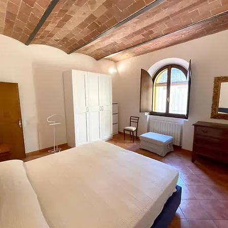 Casa Peragna 2,8km From The Center דירה